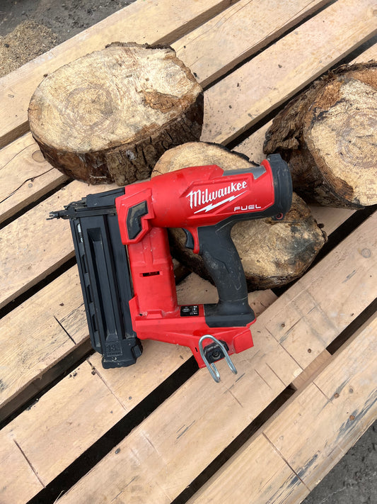 Milwaukee 2746-20