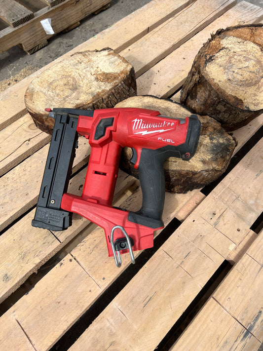 MIlwaukee 2749-20