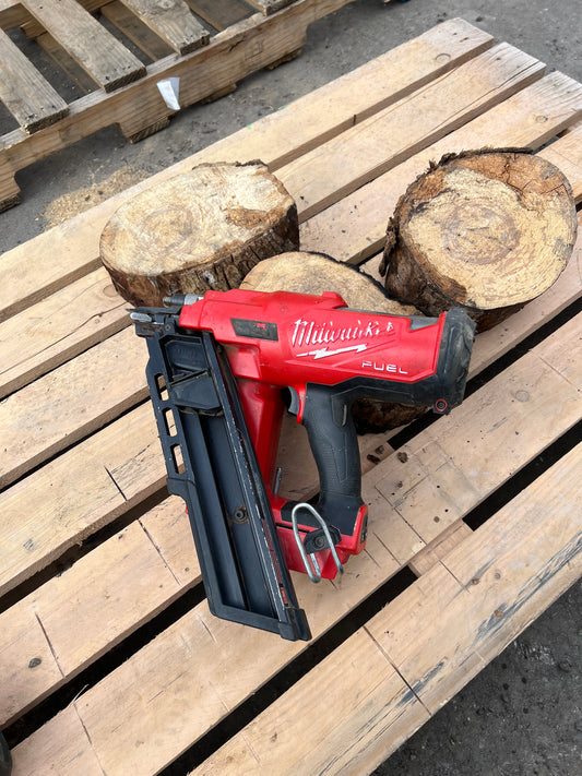 MIlwaukee 2745-20